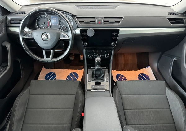 Skoda Superb cena 89900 przebieg: 112896, rok produkcji 2019 z Tykocin małe 667